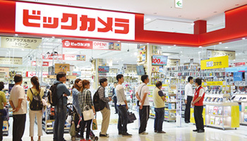 Store Strategy 店長のこだわり ビックカメラ あべのキューズモール店 年商目標は40億円 n R