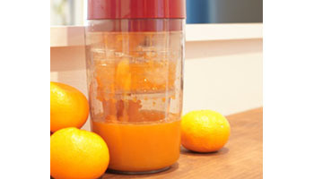 THANKO まるっと栄養摂取！「充電式フレッシュスロージューサーSlim」 THANKO まるっと栄養摂取！「充電式フレッシュスロージューサー