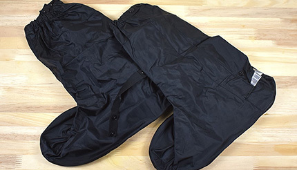 雨や汚れから靴を守る「RAIN SHOE COVER」、いまや長靴よりもシューズカバーの時代!?