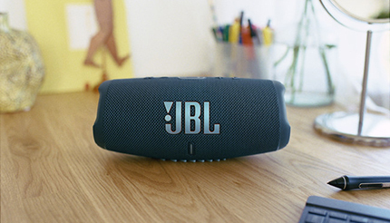 JBLの人気スピーカー最新モデル「JBL CHARGE 5」、シリーズ最高音質を実現