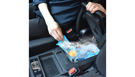 車に置けて氷も作れる！ サンコーの「センターコンソール冷凍冷蔵庫