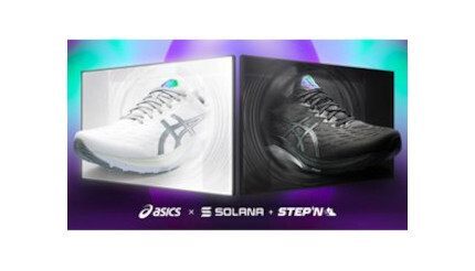 アシックスから限定モデルのランニングシューズ、スムーズな