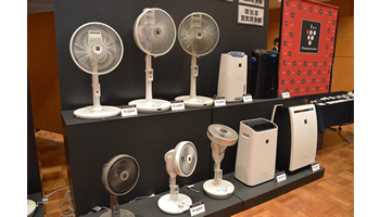 五つのセンサで部屋を監視、シャープの除加湿空気清浄機「KC-HD70