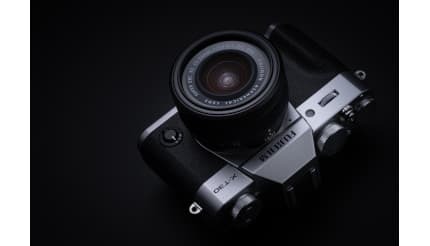 Fujifilm X-T30 ミラーレスカメラ 2本レンズ付き サイズも重さも変わらず 約2倍の高速処理を実現 富士フイルムのミラー
