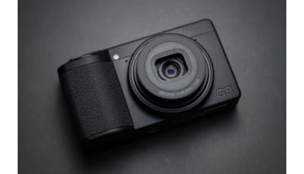 モノクロ表現を最大限楽しめる リコーのモノクロ特化コンデジ「GR IV