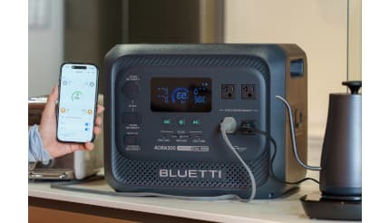 BLUETTIが3000Whクラスで世界最軽量のポータブル電源「AORA 300」を