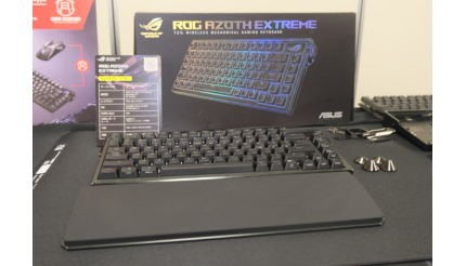 ASUS メタルなゲーミングキーボード カーボン製ボディのゲーミング