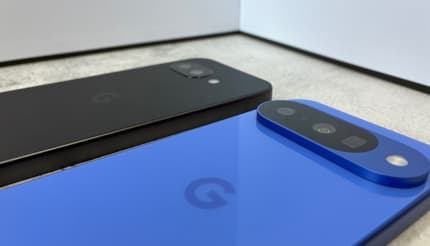 Pixel 9aとPixel 10、選ぶならどっち？ 5万円の差を普段使いで比べて
